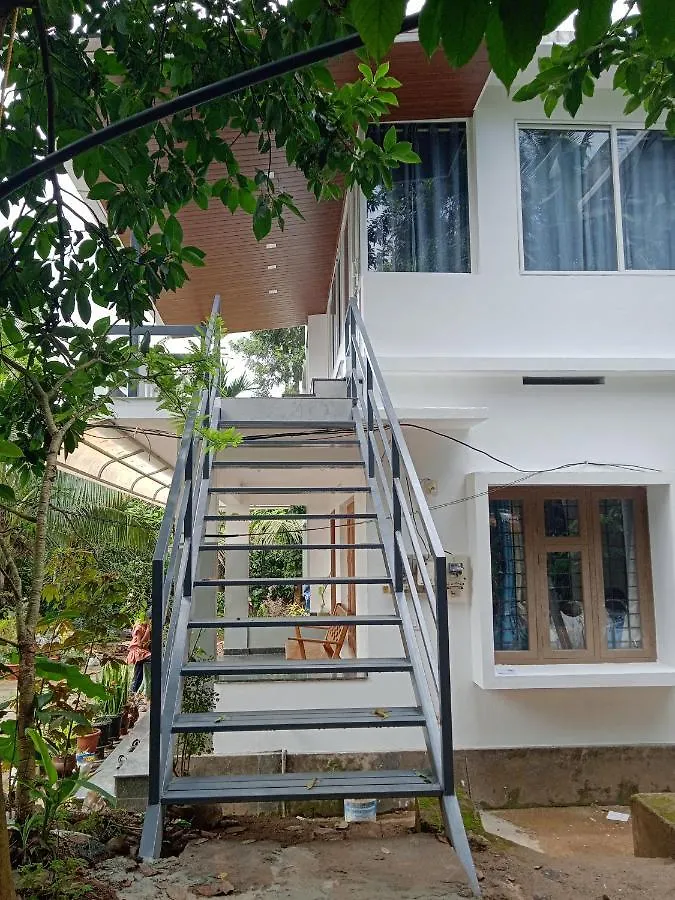 Feriehus High Shine Homestay Meppādi